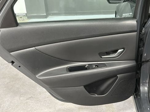 Used 2023 Hyundai Elantra SEL w/ Convenience Package FWD image 18