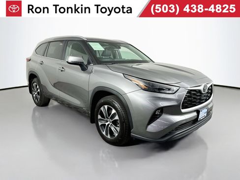 Certified 2026 Toyota Highlander XLE AWD/4WD image 1