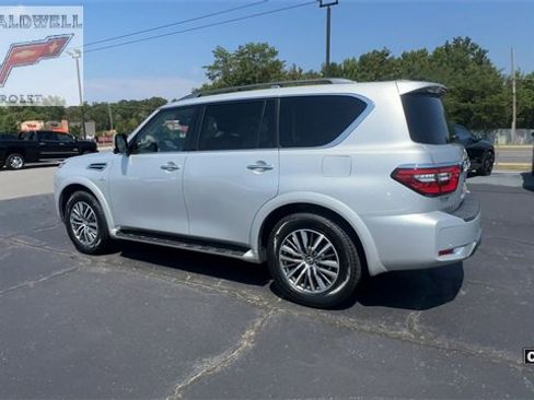 Used 2021 Nissan Armada SL w/ Captain's Chairs Package image 6