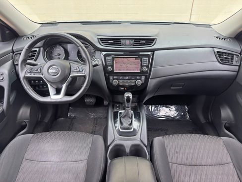 Used 2019 Nissan Rogue SV w/ Premium Package AWD/4WD image 11