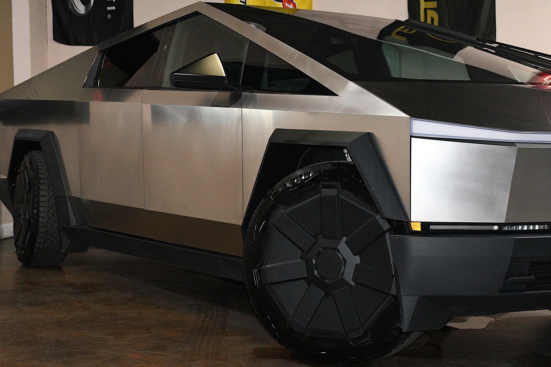 Used 2024 Tesla Cybertruck AWD Crew Cab image 53
