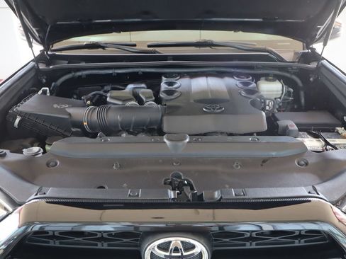 Used 2017 Toyota 4Runner Limited AWD/4WD image 44