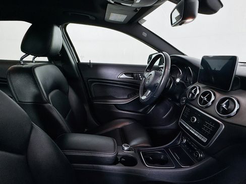Used 2019 Mercedes-Benz GLA 250 4MATIC image 27