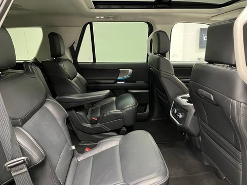 Used 2025 Ford Expedition Platinum AWD/4WD image 53