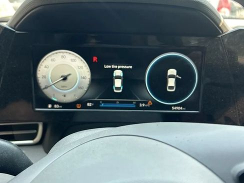 Used 2022 Hyundai Elantra SEL w/ Convenience Package FWD image 11