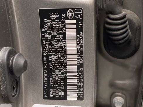 Used 2018 Toyota Corolla LE image 19