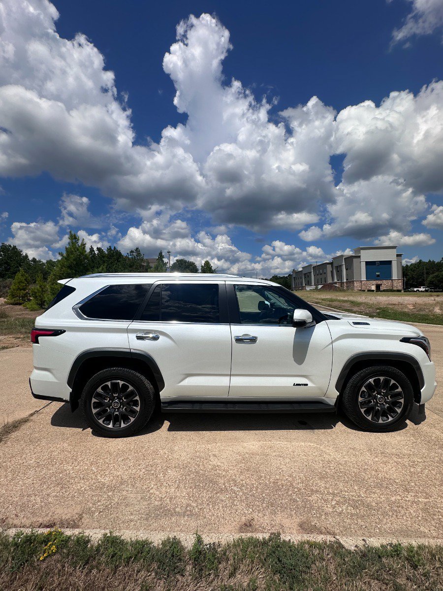 Used 2024 Toyota Sequoia Limited AWD/4WD image 4