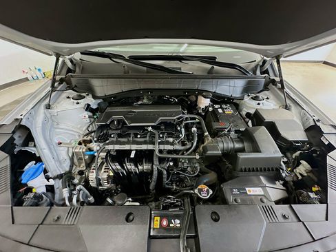 Used 2025 Hyundai Kona SEL AWD/4WD image 34