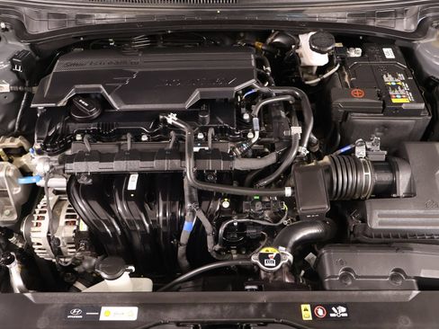 Used 2025 Hyundai Elantra SEL FWD image 21