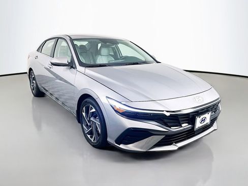 New 2026 Hyundai Elantra Limited image 3