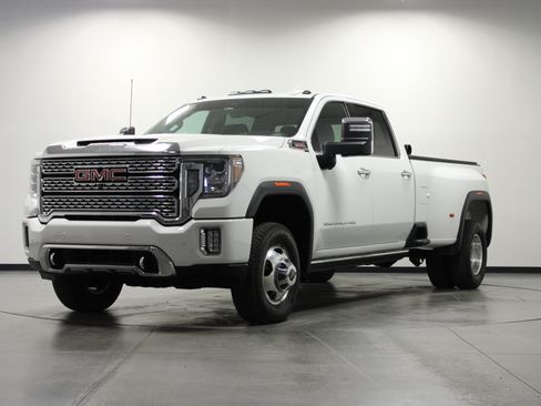 Used 2023 GMC Sierra 3500 Denali w/ Denali Ultimate Package AWD/4WD image 8