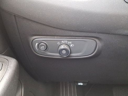 Used 2023 Chevrolet Equinox LT image 28