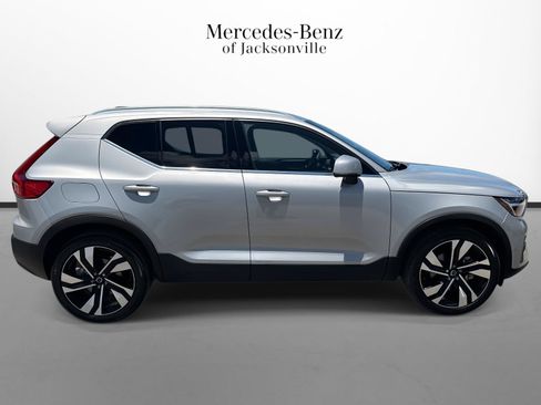 Used 2023 Volvo XC40 B5 Ultimate w/ Protection Package Premier AWD/4WD image 2