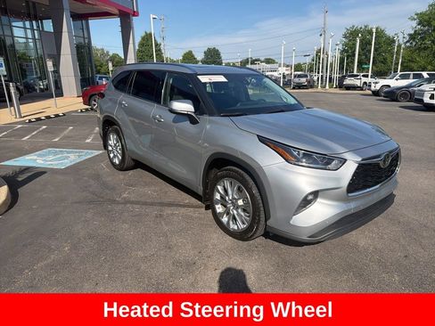 Used 2023 Toyota Highlander Limited AWD/4WD image 9