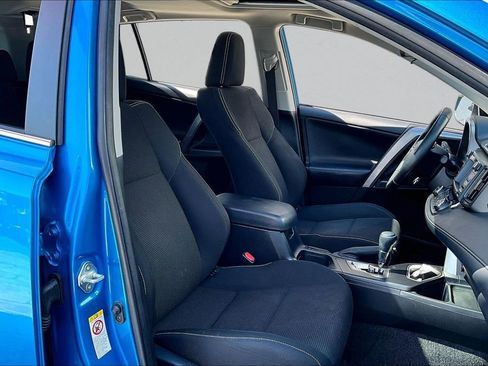 Certified 2018 Toyota RAV4 XLE FWD image 29