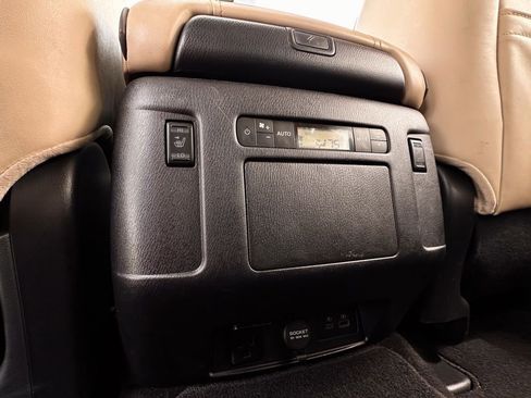 Used 2023 Nissan Armada Platinum w/ Captain's Chairs Package RWD image 23