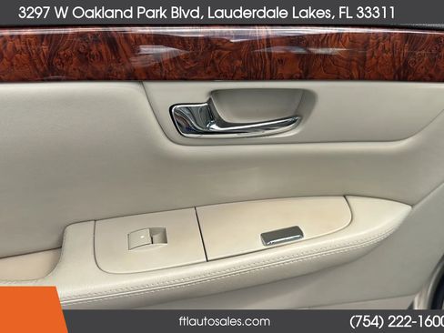 Used 2007 Cadillac DTS w/ Trunk Convenience Package image 33