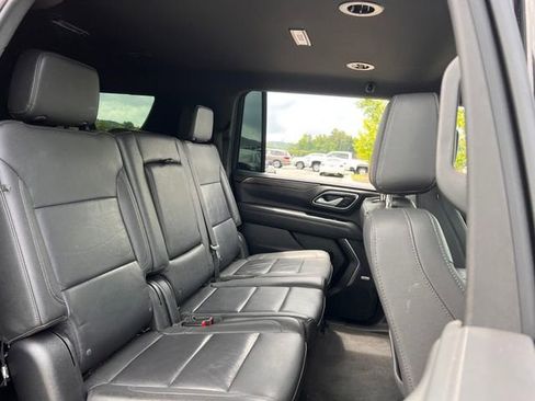 Used 2022 Chevrolet Suburban LT w/ Luxury Package AWD/4WD image 35