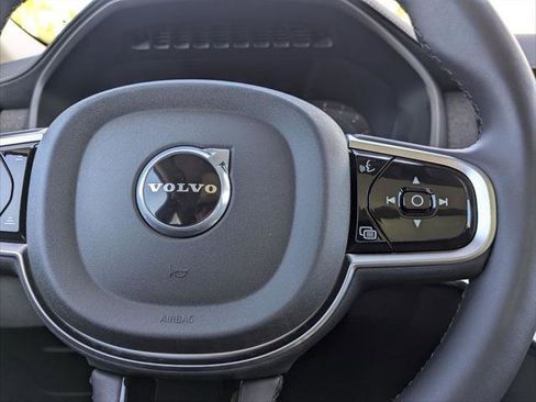 Used 2025 Volvo XC90 B6 Core w/ Protection Package Premier image 14