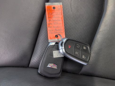 Used 2023 Cadillac XT5 Premium Luxury w/ Technology Package AWD/4WD image 35