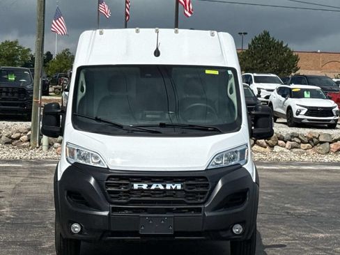 Used 2023 RAM ProMaster 2500 w/ Convenience Group FWD image 2