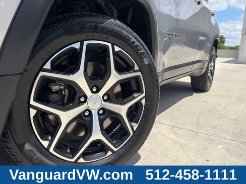 Used 2024 Jeep Compass Limited AWD/4WD image 4