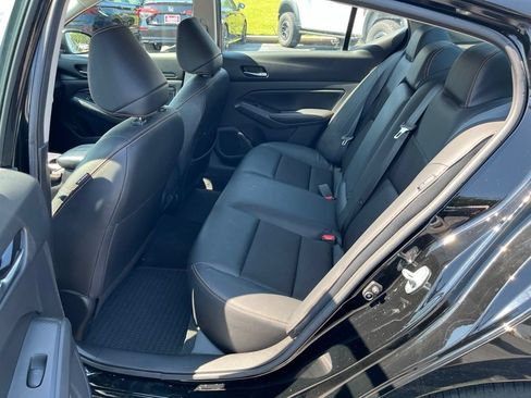 Used 2022 Nissan Altima 2.0 SR FWD image 39