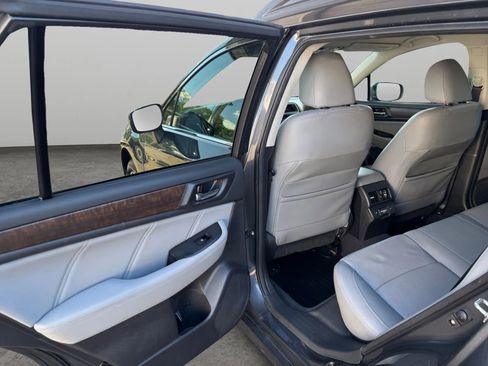 Used 2018 Subaru Outback 2.5i Limited AWD/4WD image 14