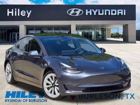Used 2021 Tesla Model 3 Standard Range Plus RWD image 1
