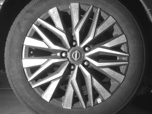 Used 2025 Nissan Altima 2.5 SV FWD image 15
