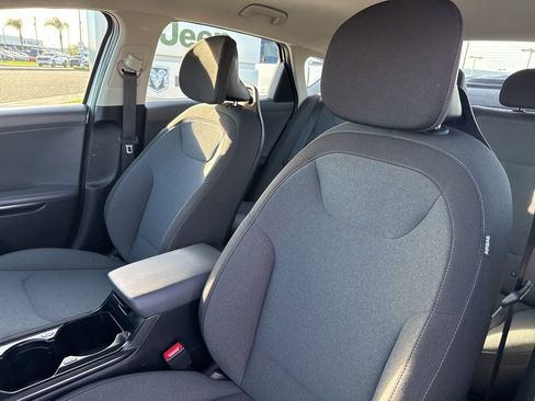 Used 2025 Kia K4 LXS image 18