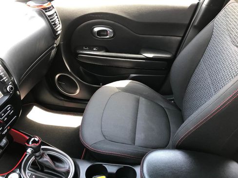 Used 2018 Kia Soul + image 23