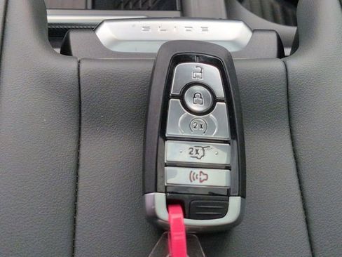 New 2025 Ford Expedition Max Active image 34