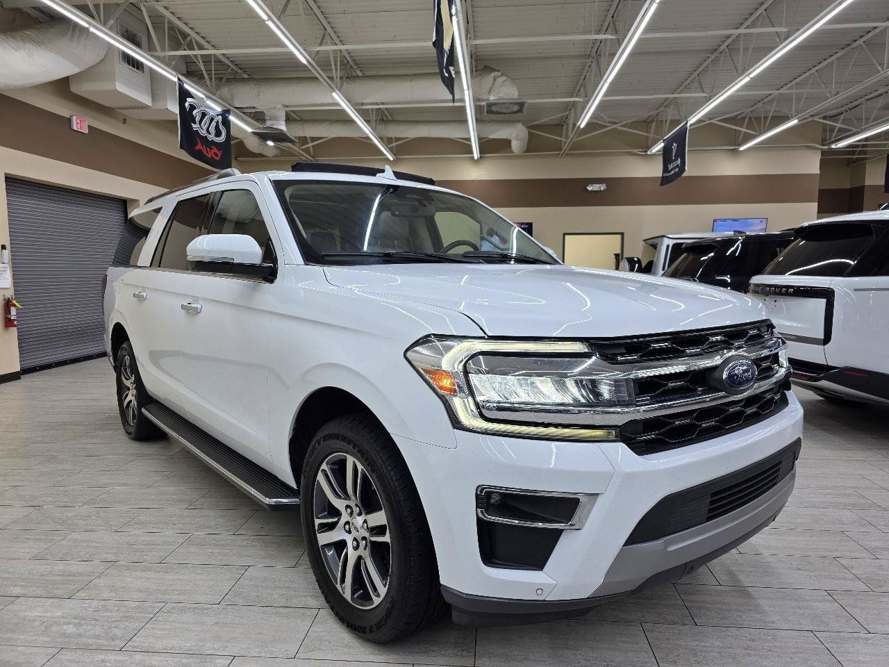 Used 2023 Ford Expedition Max Limited RWD image 4