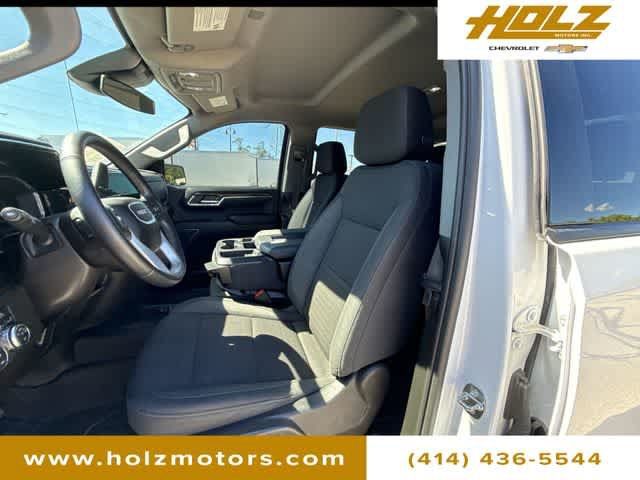 Certified 2024 GMC Sierra 1500 Elevation w/ LPO, Elevation Black Package AWD/4WD image 18