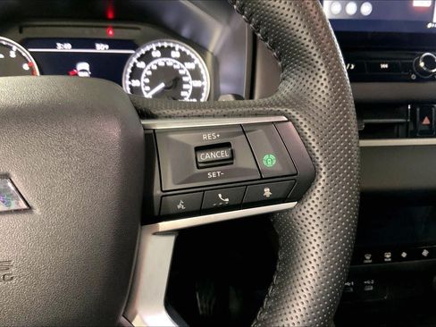 Used 2025 Mitsubishi Outlander AWD image 19
