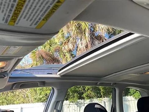 Used 2015 Subaru Forester 2.5i Premium w/ All-Weather Package image 9