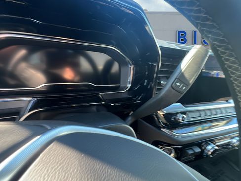 Used 2024 GMC Sierra 2500 SLE image 12