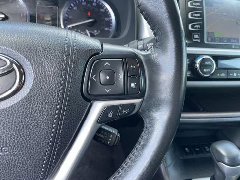 Used 2019 Toyota Highlander Limited Platinum AWD/4WD image 19
