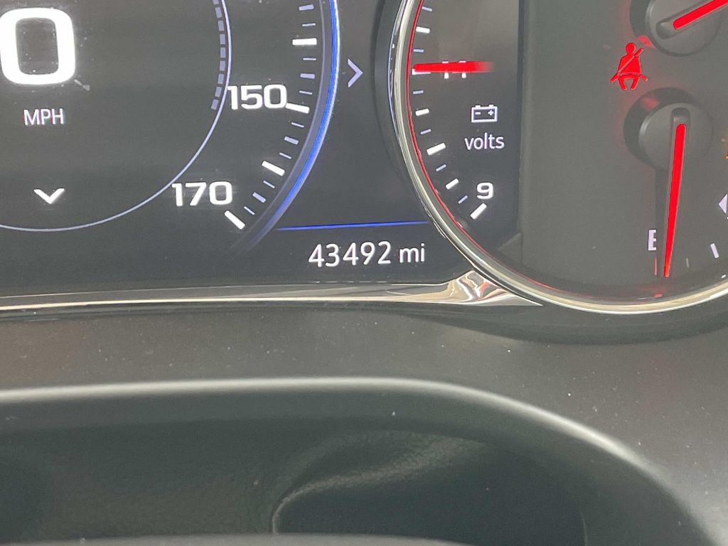 Used 2023 GMC Acadia Denali FWD image 21