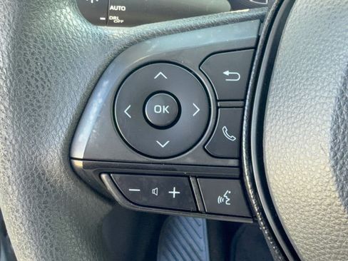 Used 2020 Toyota Corolla LE FWD image 18