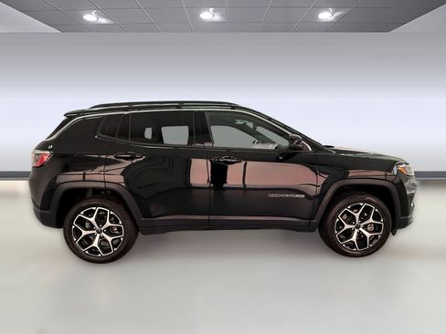 Used 2025 Jeep Compass Limited AWD/4WD image 7