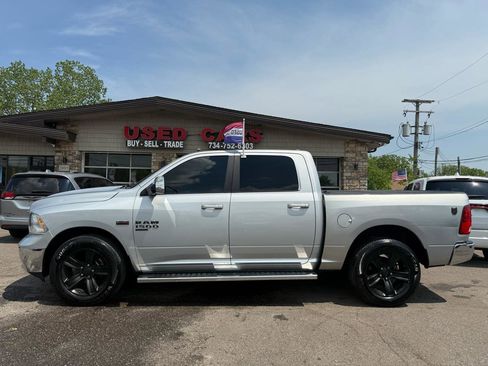 Used 2019 RAM 1500 Classic SLT AWD/4WD image 2