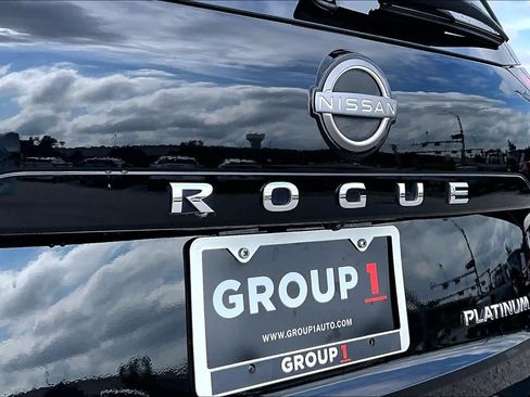 Used 2023 Nissan Rogue Platinum FWD image 10