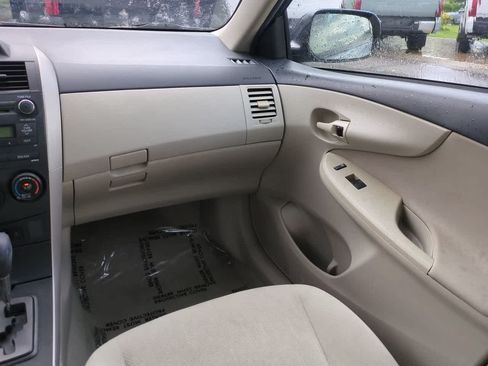 Used 2013 Toyota Corolla L FWD image 12
