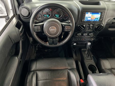 Used 2012 Jeep Wrangler Altitude image 18