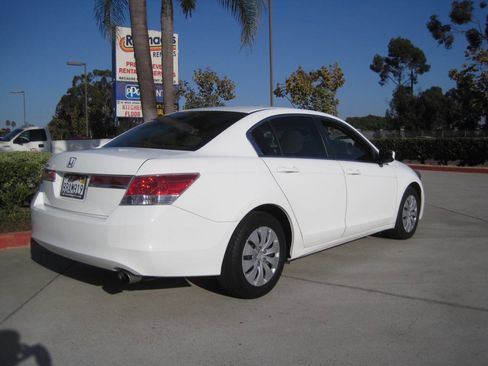 Used 2011 Honda Accord LX image 3