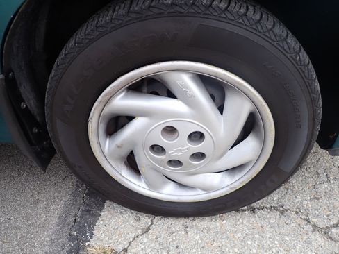 Used 1998 Chevrolet Cavalier Sedan w/ Preferred Equipment Group 1 image 11