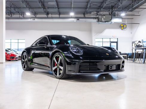 Used 2025 Porsche 911 Carrera S RWD image 3