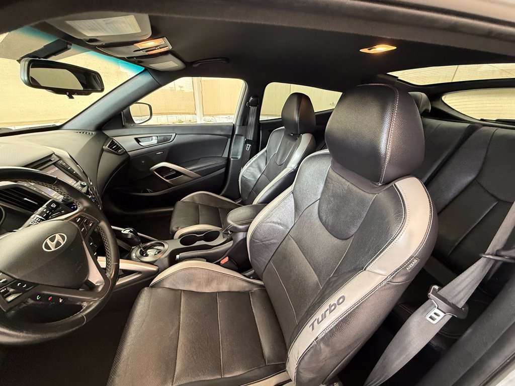 Used 2016 Hyundai Veloster Turbo FWD image 20